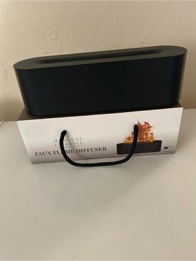 Moderne Elegance Faux Flame Diffuser,
